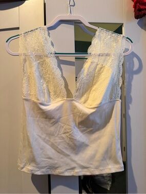 Free People NWT Lace Trim Ivory V-Neck Tank